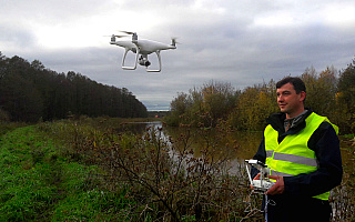 Podsumowano pierwszy dzień usuwania zatoru na rzece Balewce. W akcji pomocny okazał się dron